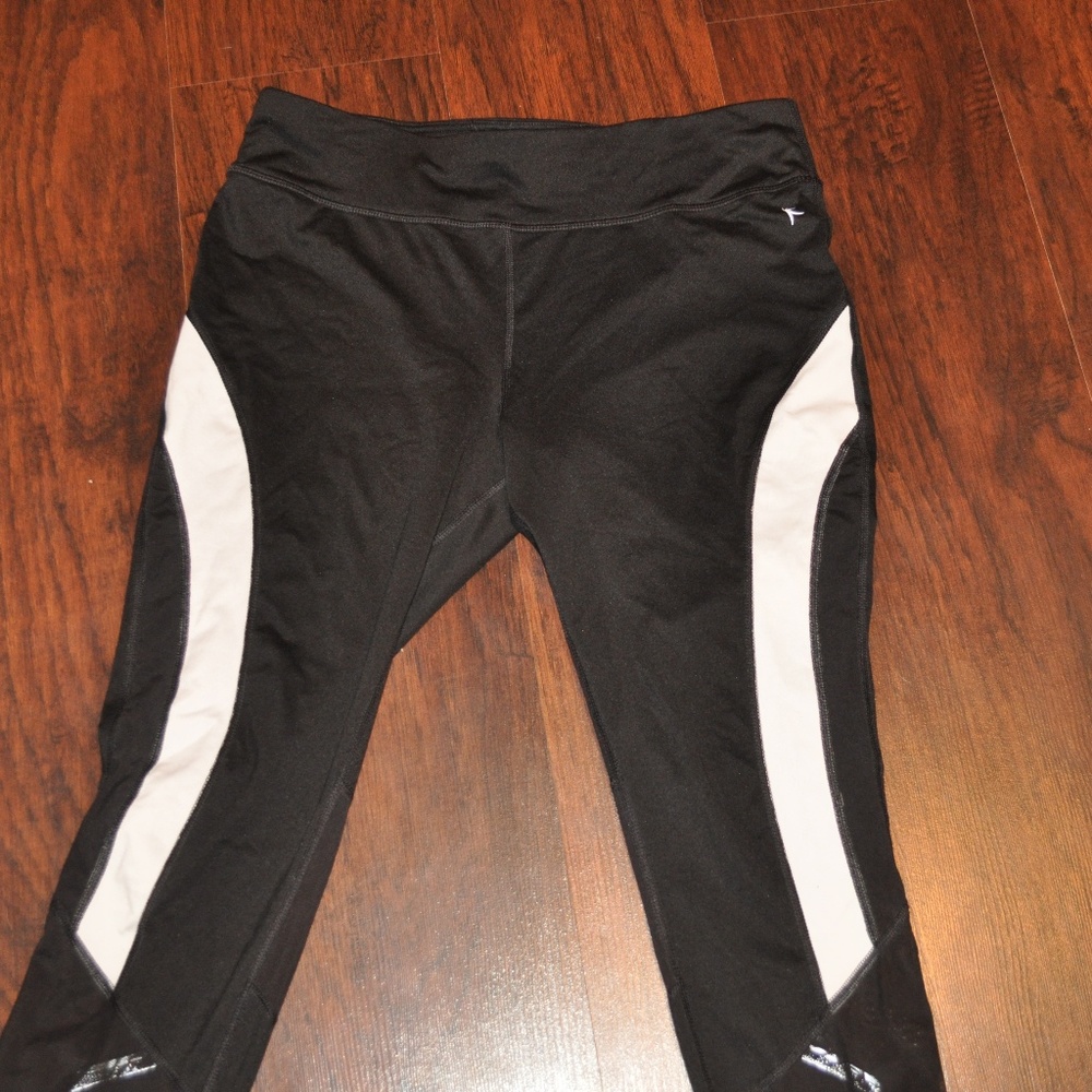 ATHLETIC LEGGINGS